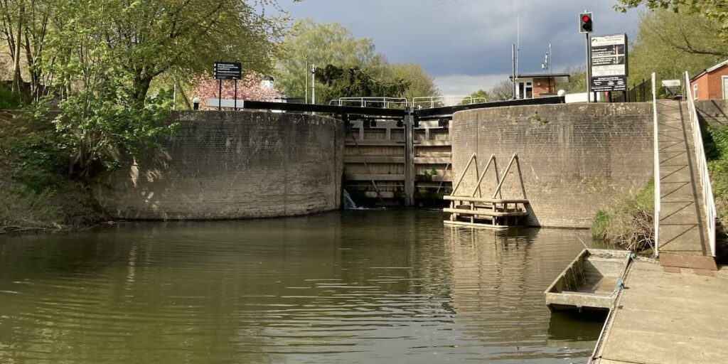 Visit the River Severn Locks & Weirs - Discover their history