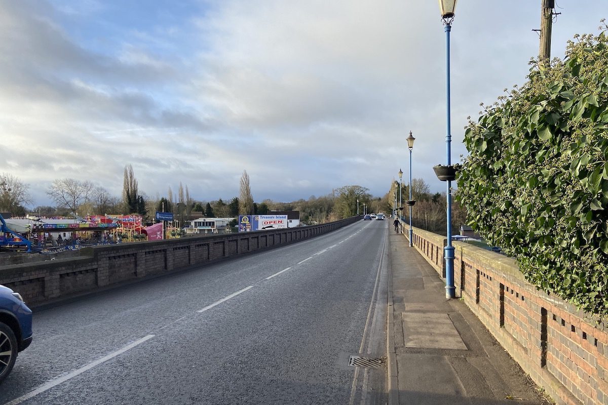 Visit Stourport Bridge Discover its history architecture